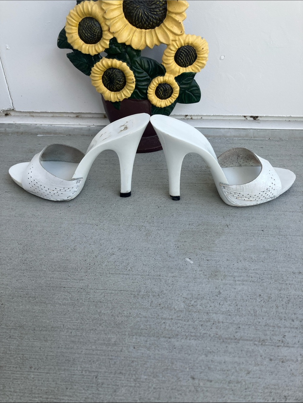 Vintage 80s Candie’s Slip On Open Toe Bright White Stiletto Heels AS IS - Picture 5 of 7